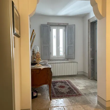 Palazzo Siena De Facendis 住宿加早餐酒店